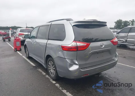 2018 Toyota Sienna Xle 8 Passenger z USA, uszkodzony, nr VIN 5TDYZ3DCXJS937984